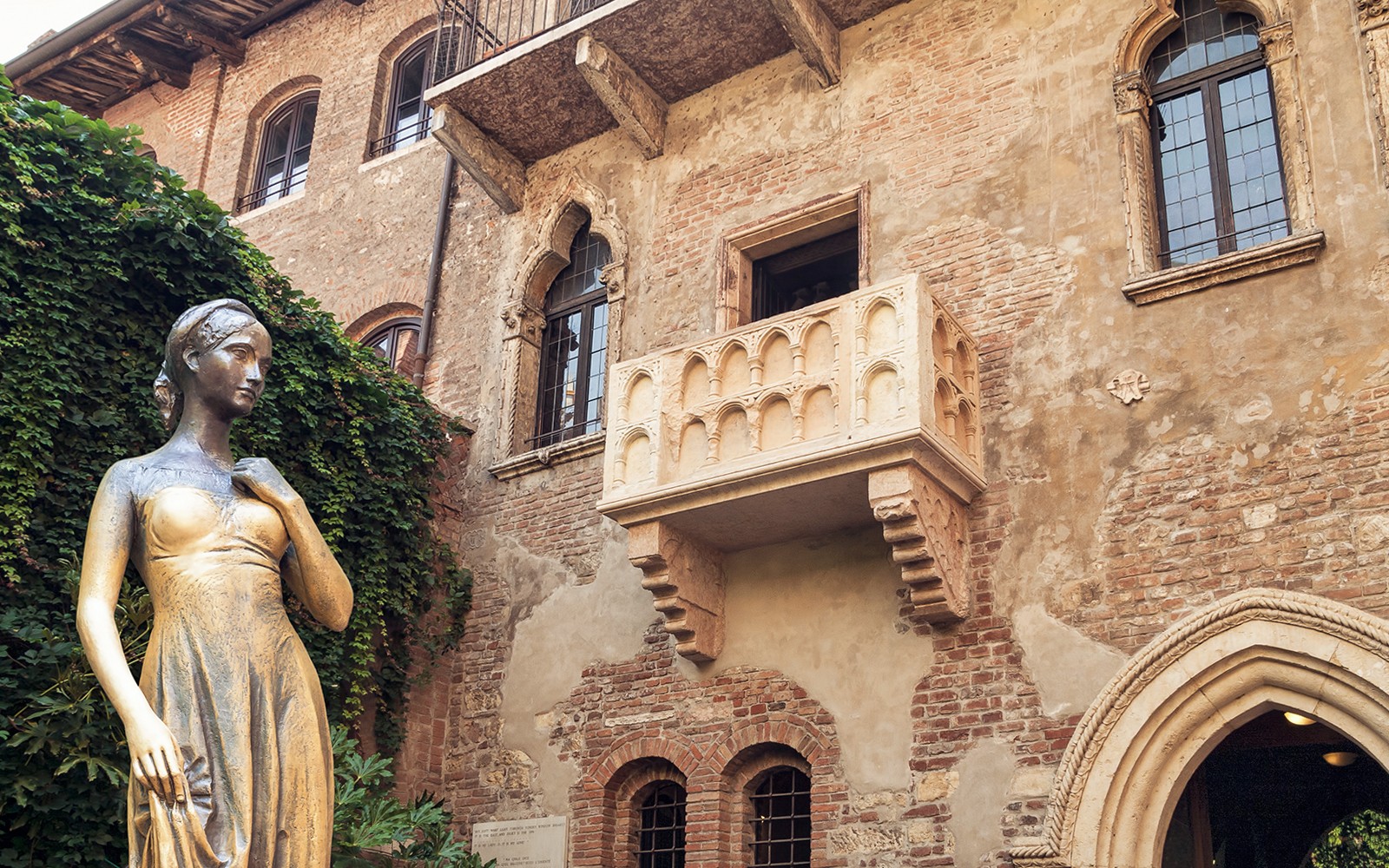 Verona Walking Tour with Arena Skip-the-Line Tickets — gallery 2