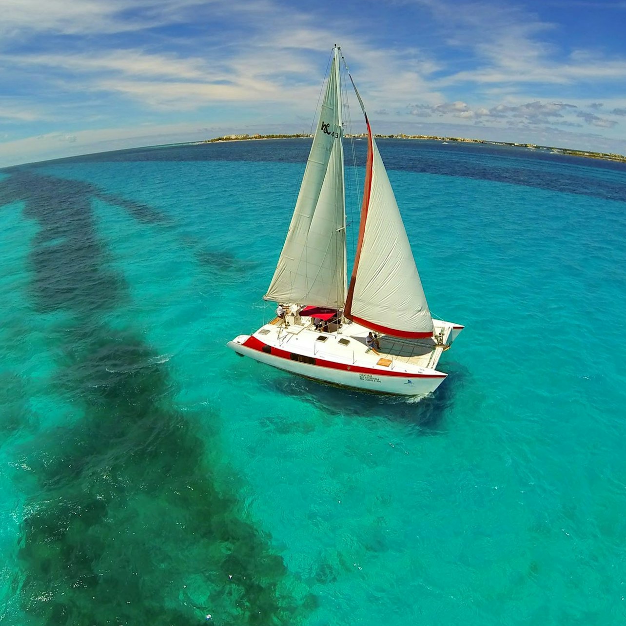 Isla Mujeres: Premium Catamaran Tour from Cancún