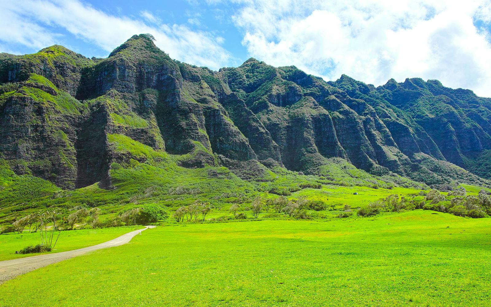Kualoa Ranch: Jurassic Adventure Tour