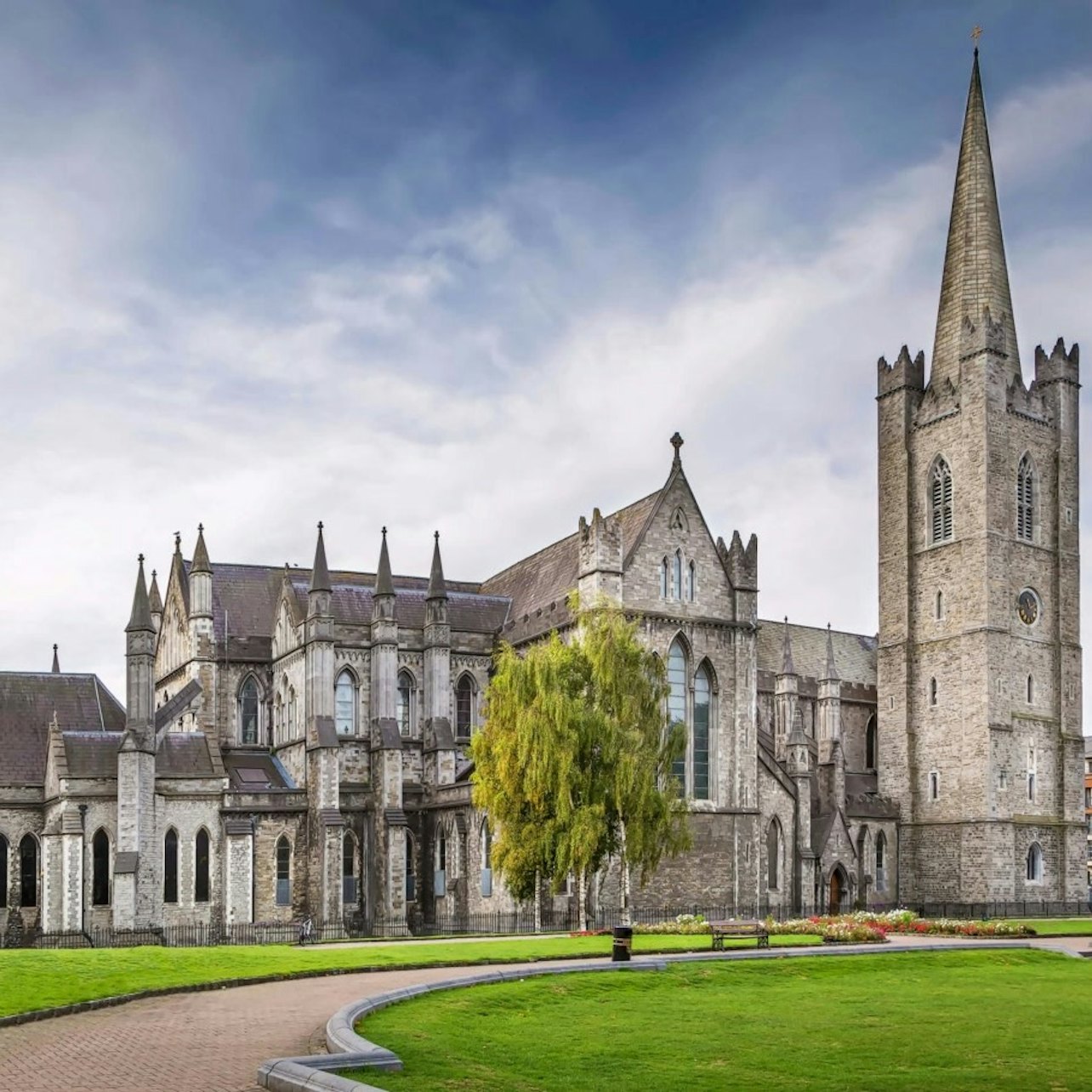 Dublin: Audio Guide App by TouringBee