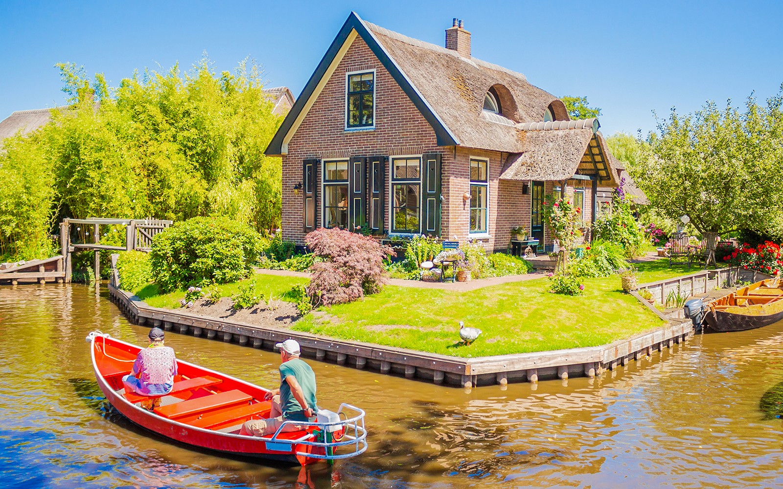 From Amsterdam: Giethoorn Small-Group Day Tour with Electric Boat Ride — gallery 2