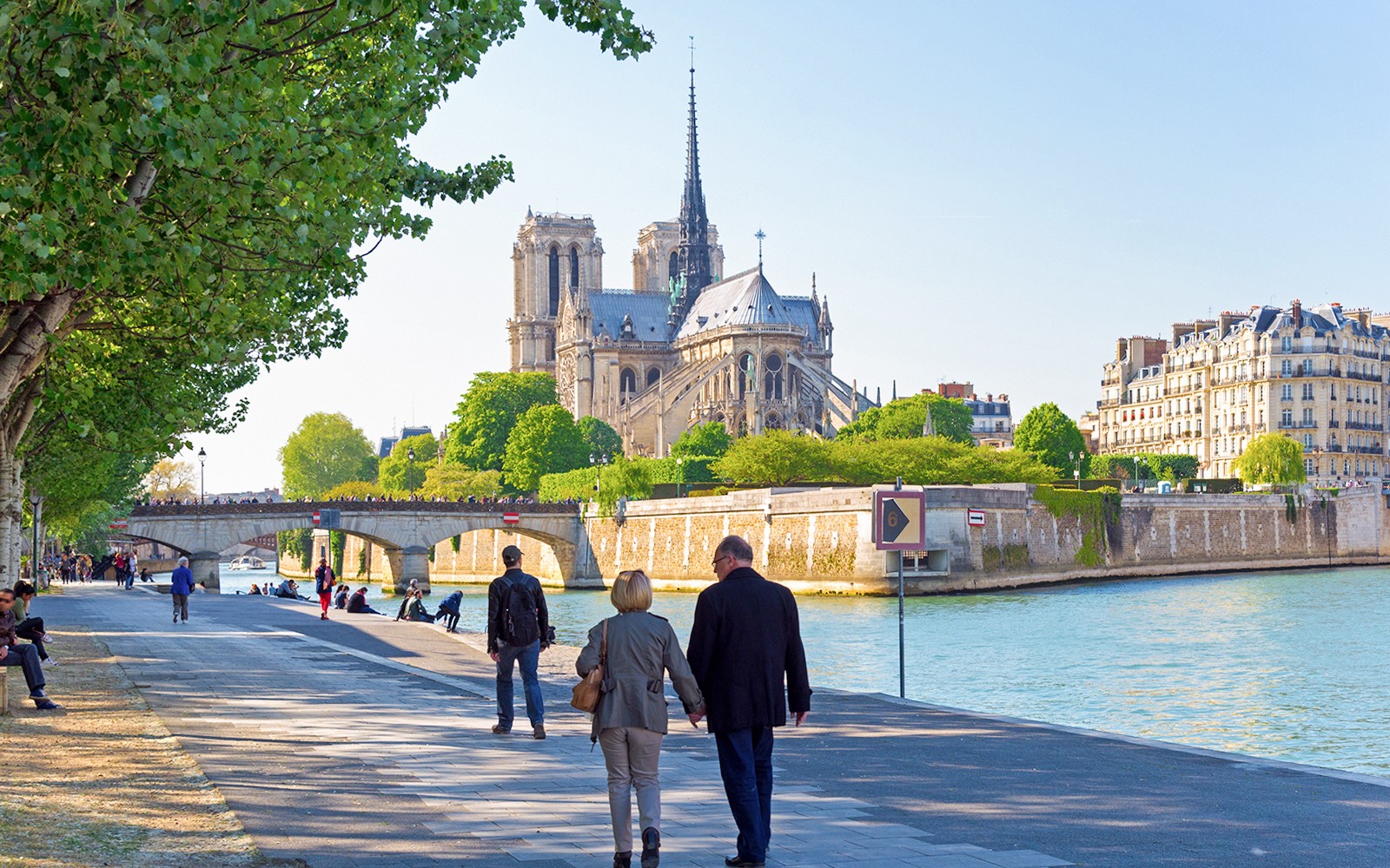 Paris in a Day: Louvre, Notre Dame, Saint Chapelle, and Conciergerie