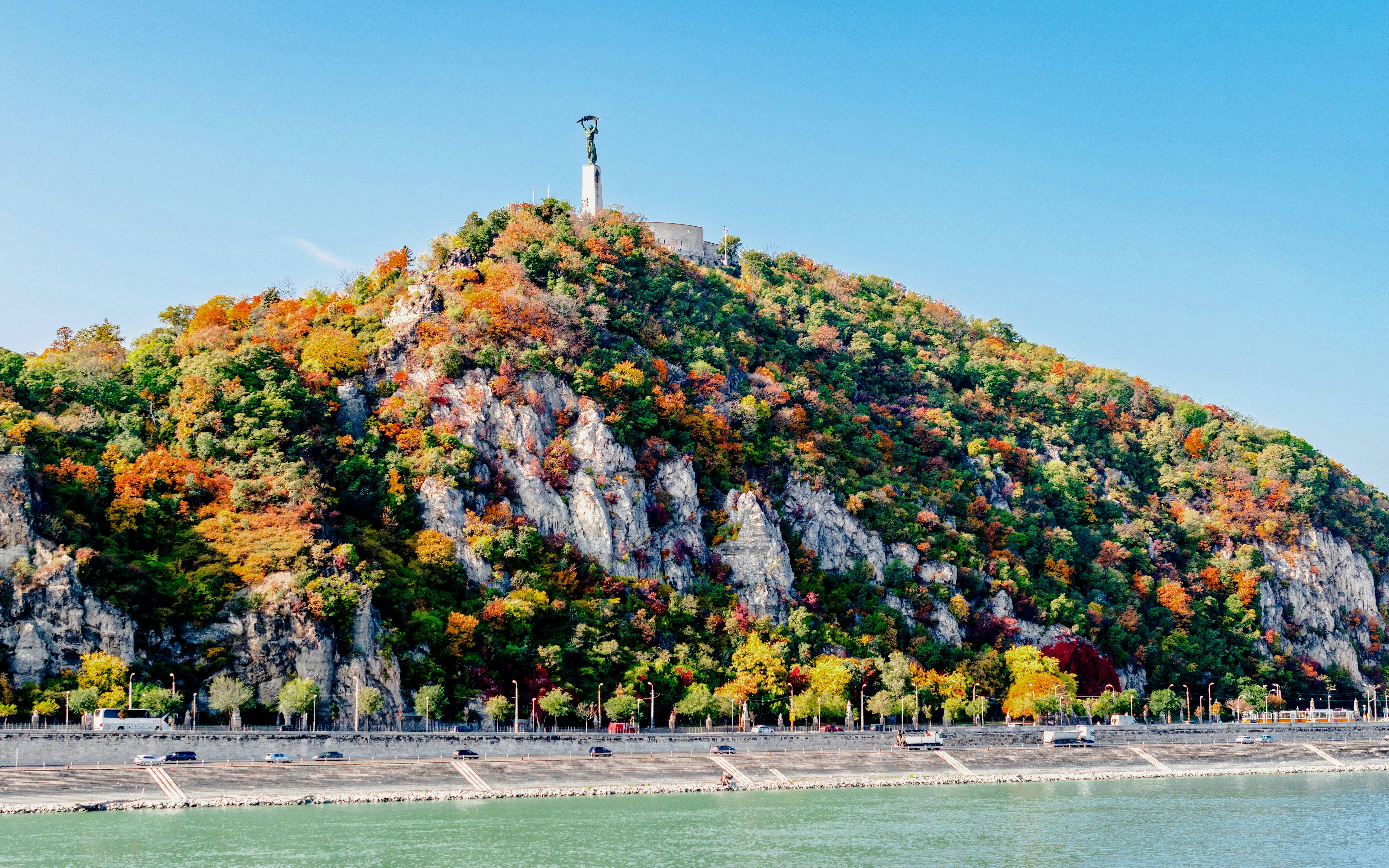 Budapest Danube River Margaret Island Loop with Drinks