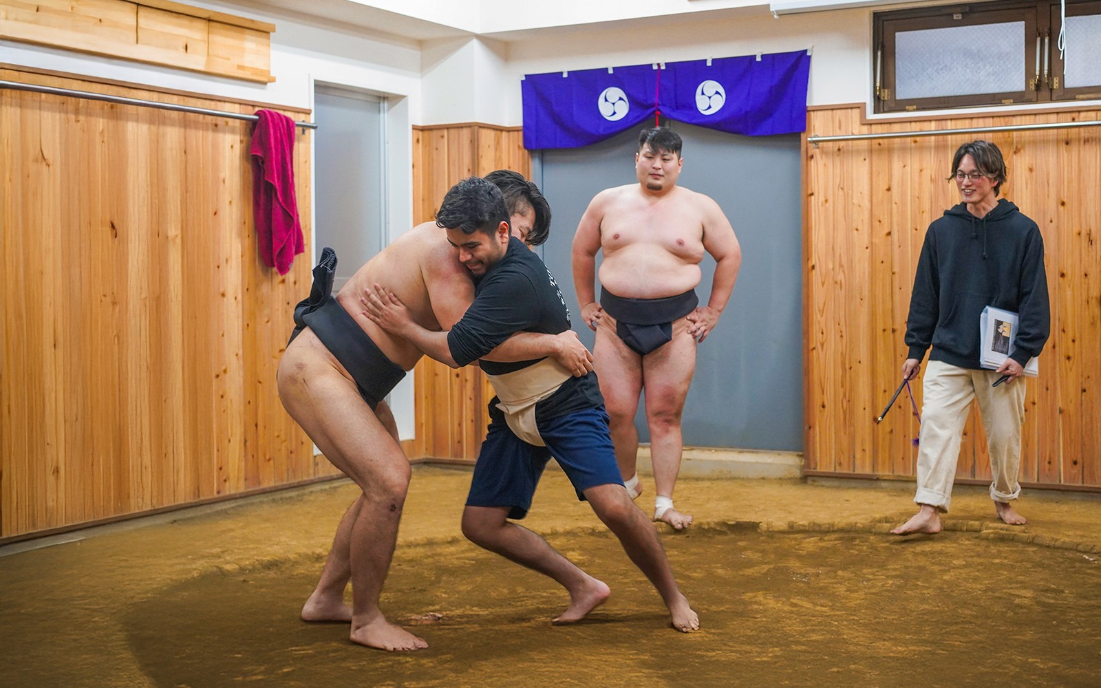 Kawasaki, Kanagawa: Sumo Stable Tour & Show with Chanko-Nabe Hot Pot Cooking