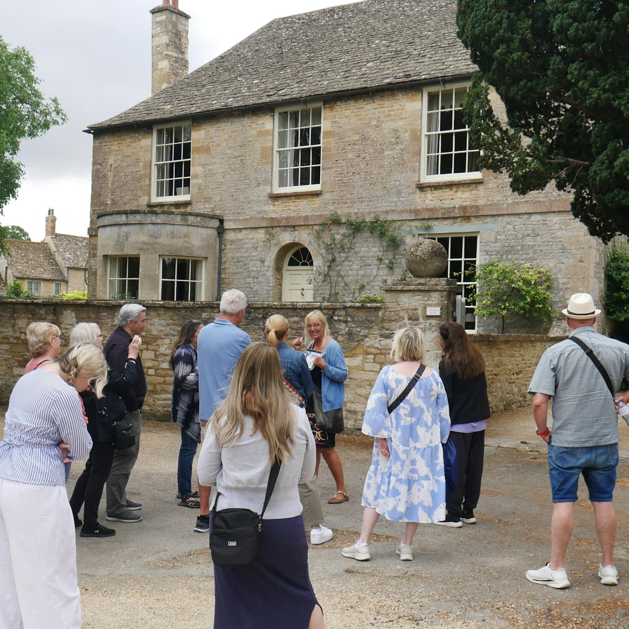 Bampton: Downton Abbey Filming Locations Guided Tour + Highclere Castle Entry — gallery 3