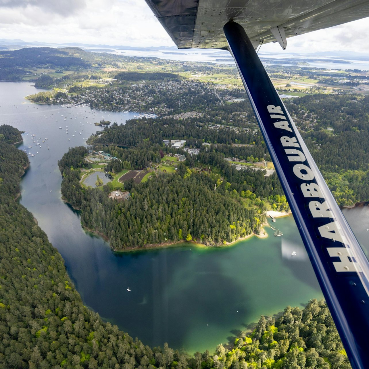 Victoria: Extended Scenic Seaplane Tour - City, Coast & Islands — gallery 4
