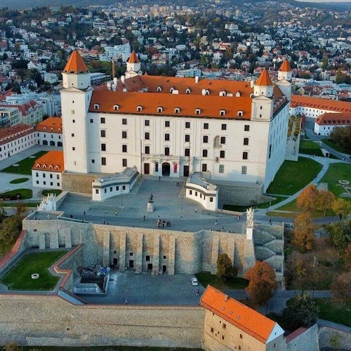 Bratislava: Guided Walking Tour + Castle Entry — gallery 1