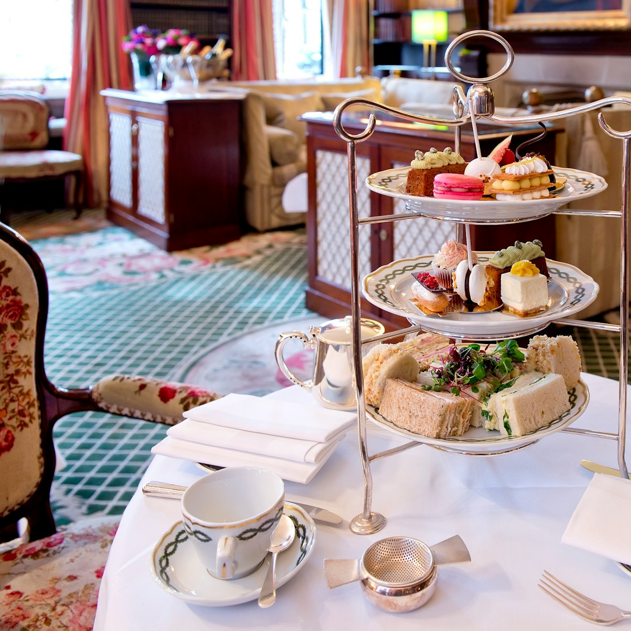 The Milestone Hotel London: Afternoon Tea visitor view at London Afternoon Tea