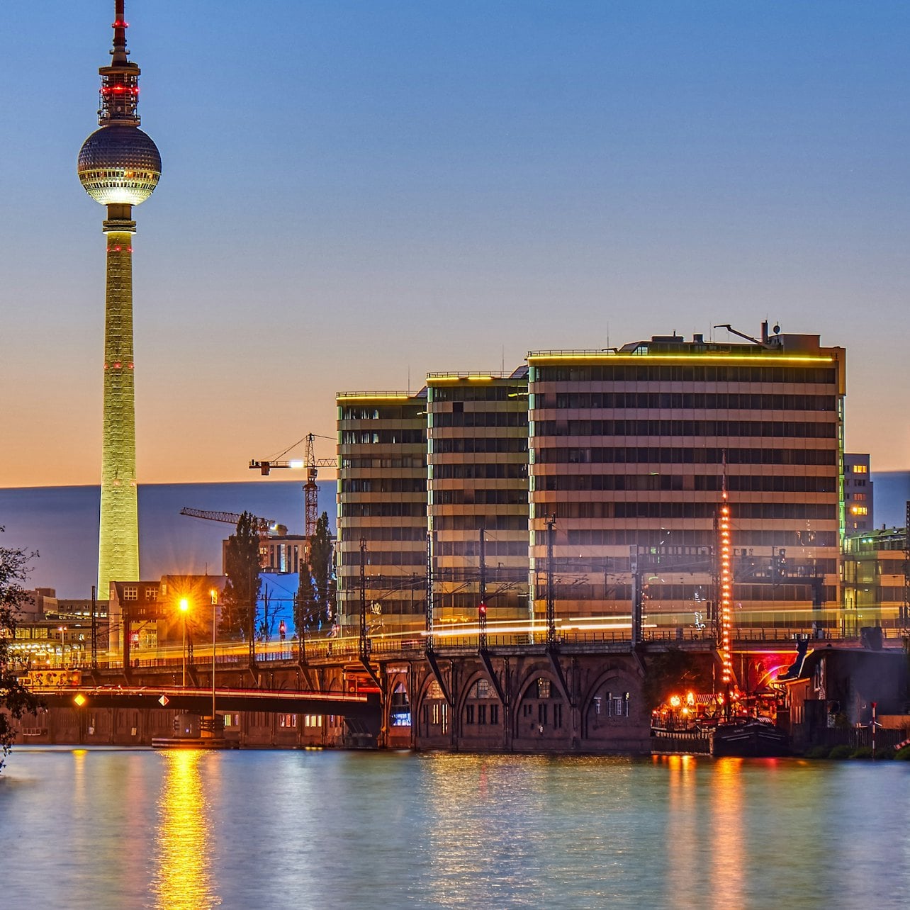 Berlin: Evening Open-Top Bus Tour with Live Guide