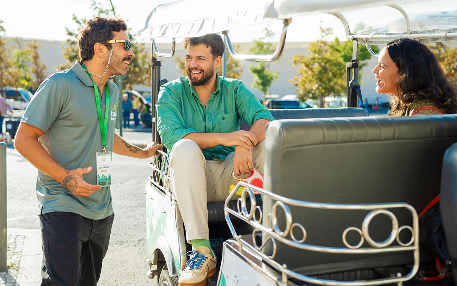 Lisbon: Private Tuk-Tuk Tour with Local Guide