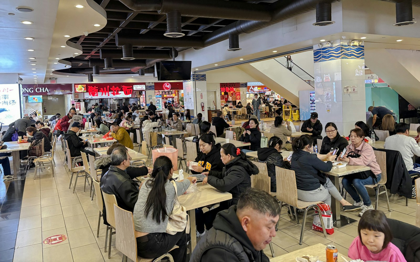 Busy Flushing food hall