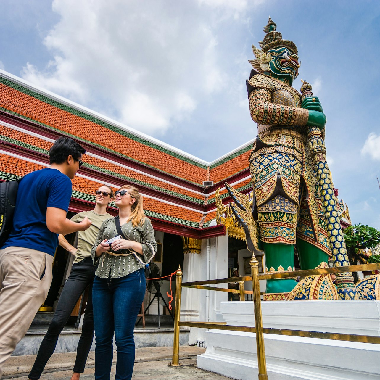 Bangkok: Three Iconic Temples Guided Tour