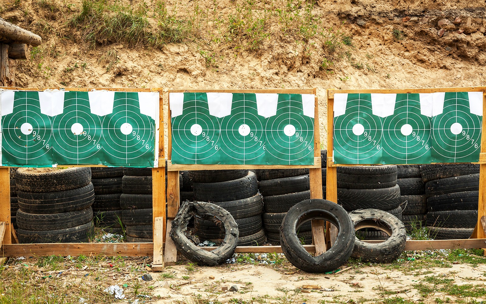 Krakow: Extreme Shooting Range with Hotel Transfer