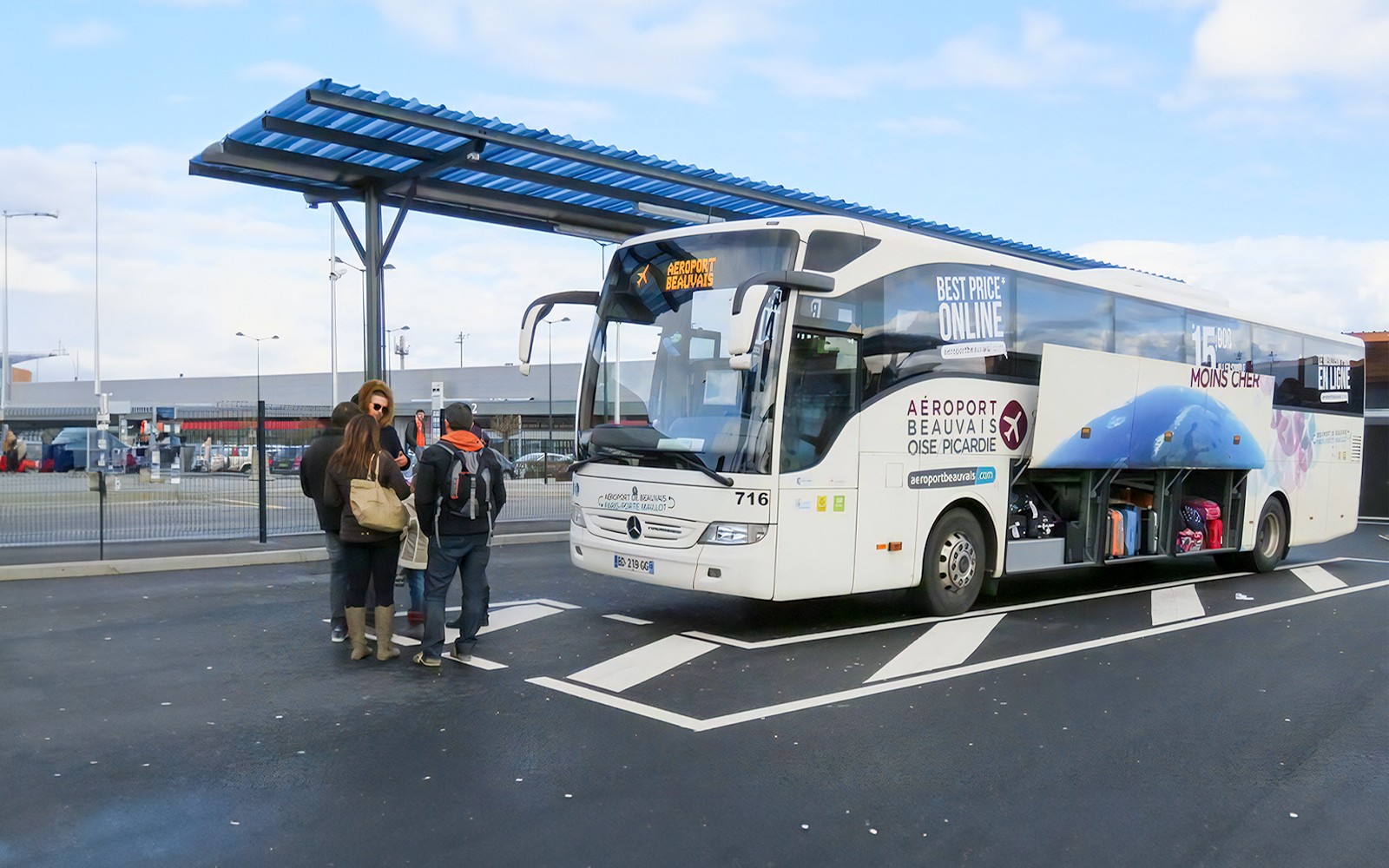 Beauvais Airport to/from Paris Bus Transfer (Porte Maillot & La Villette)