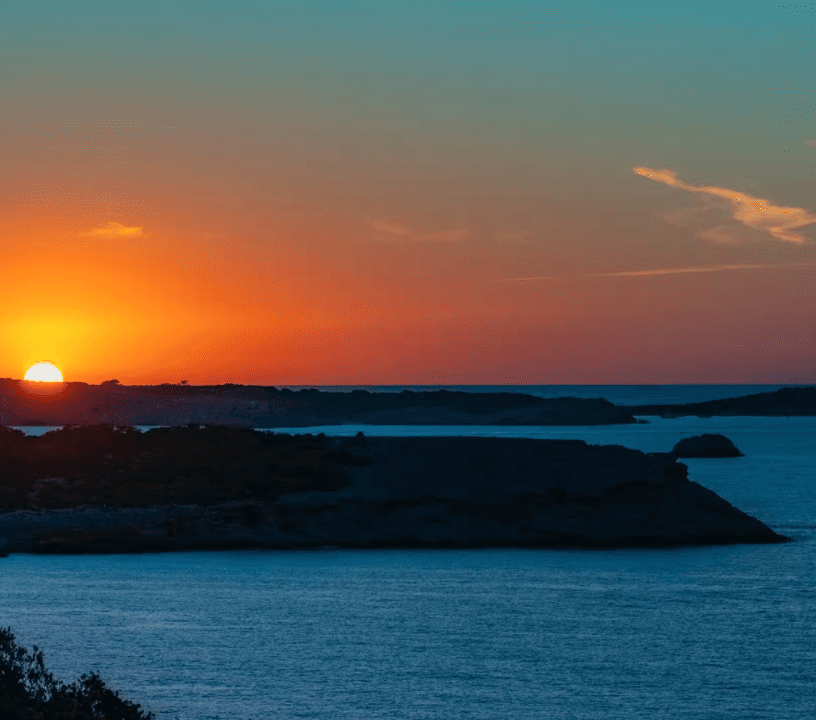 Ibiza: Sunset Boat Tour with Music, Tapas & Premium Open Bar