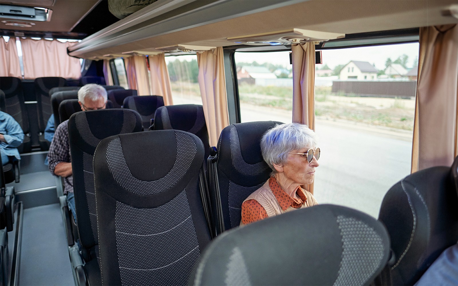 Bus Transfer: Flibco Transfers Between London Stansted Airport & London City