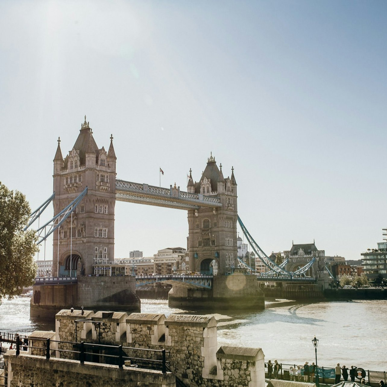 Tower of London: Guided Tour + Crown Jewels + Cruise