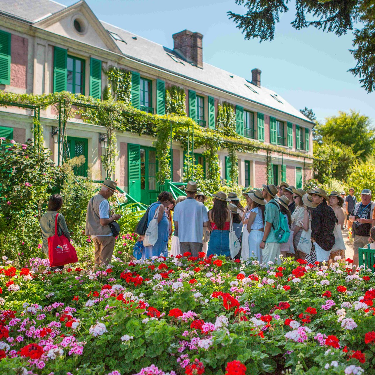 Giverny Full-Day Trip from Paris with Audio Guide visitor view