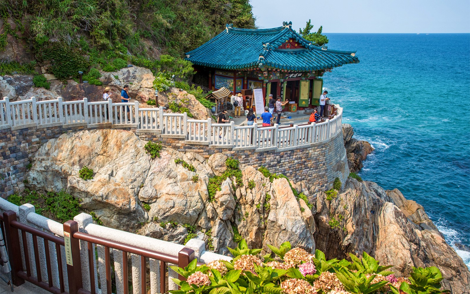 Guided Day Tour of Mt. Seorak & Naksansa Temple with Transfers — gallery 3