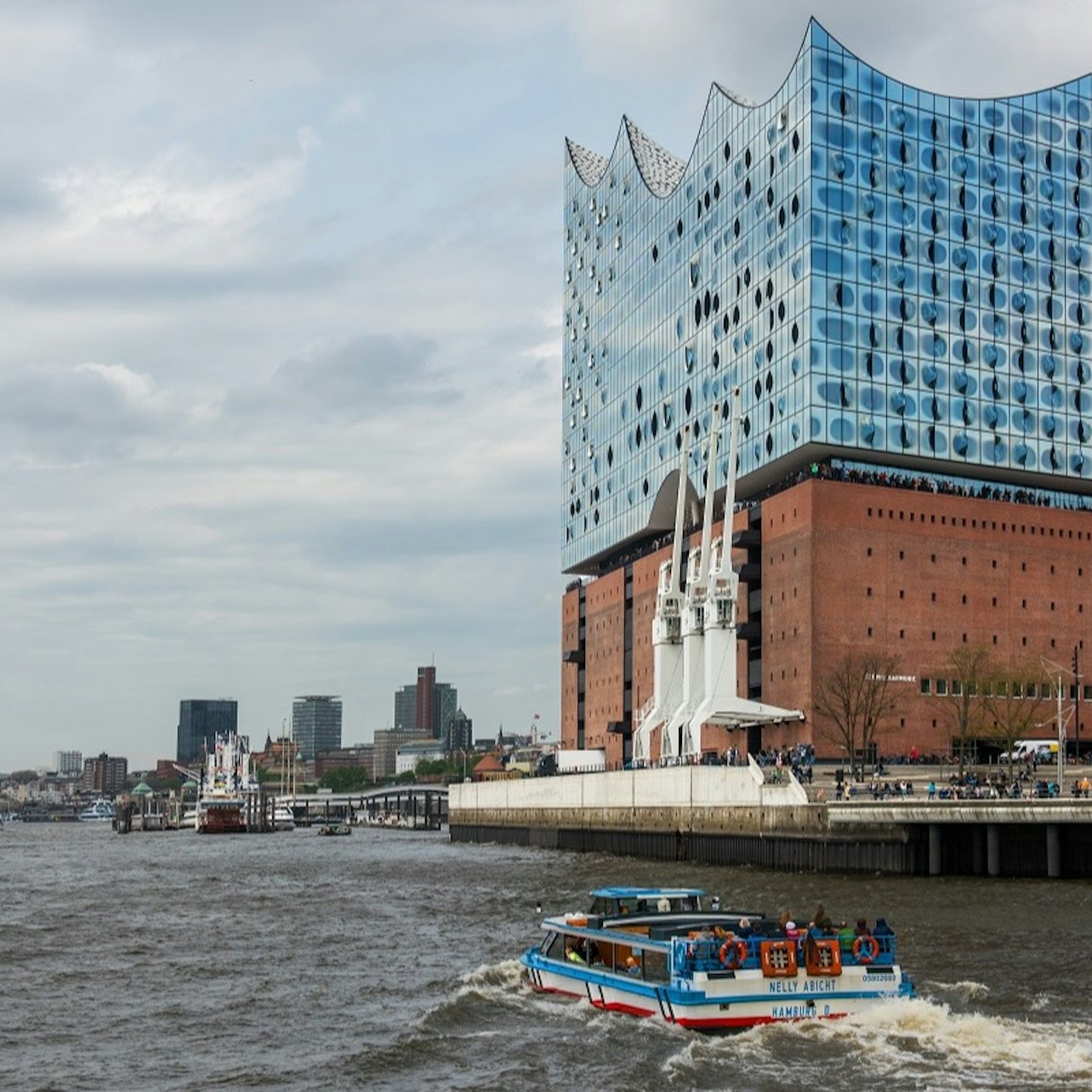 Elphi Plaza Guided Tour and Harbour Cruise