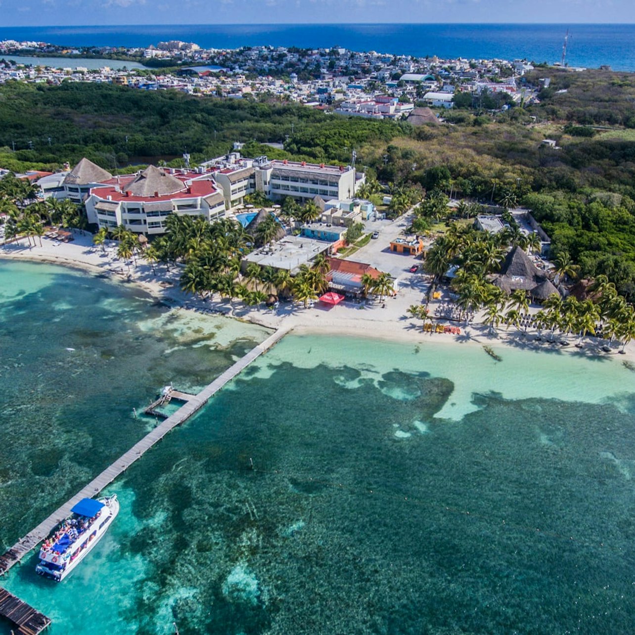 Isla Mujeres: Premium Catamaran Tour from Cancún