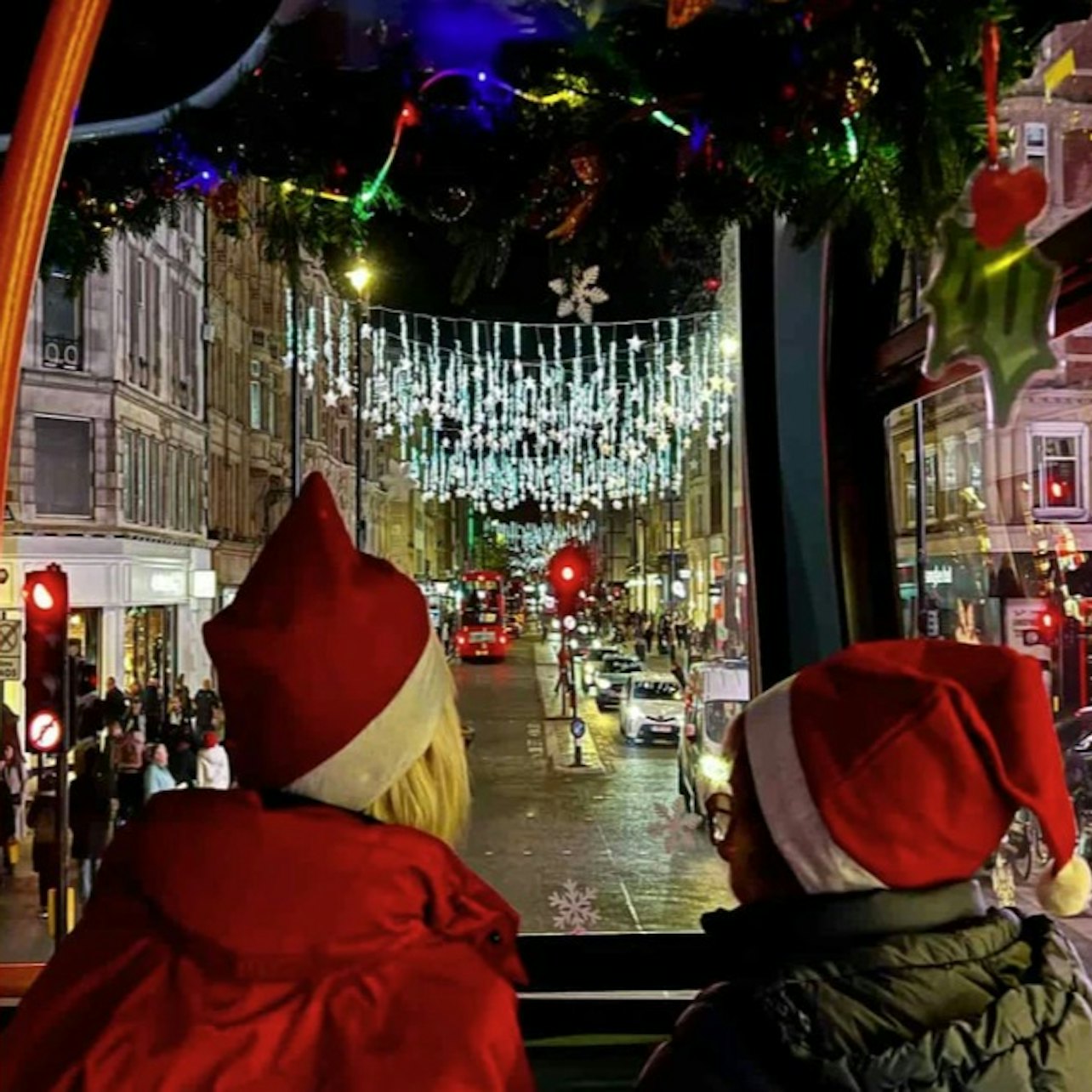 London: Christmas Lights Bus & Hop-on Hop-off Boat Tour — gallery 2