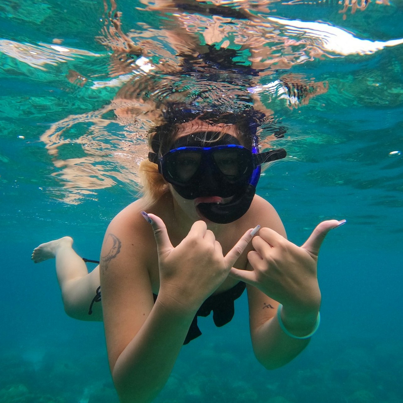 Phi Phi Islands: Boat Tour + Roundtrip Transfer from Khao Lak