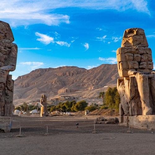 Luxor: Valley of the Kings Guided Tour + Roundtrip Transfer