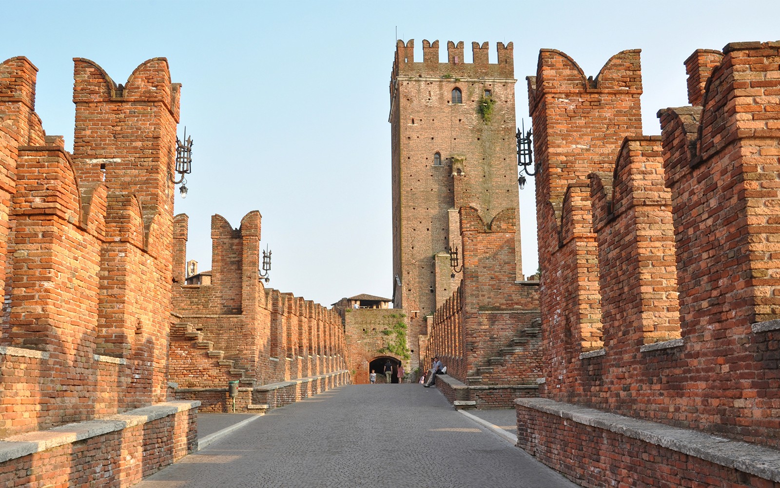 Verona Walking Tour with Arena Skip-the-Line Tickets — gallery 3