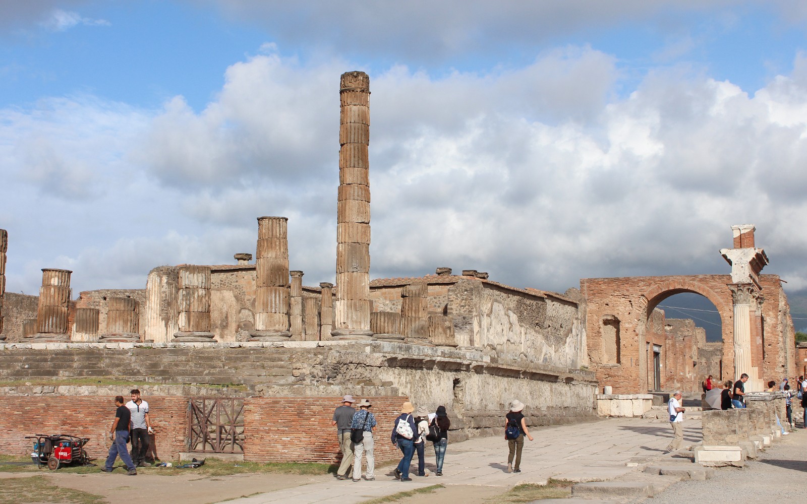 Pompeii Skip-the-Line Guided Tour with an Archaeologist