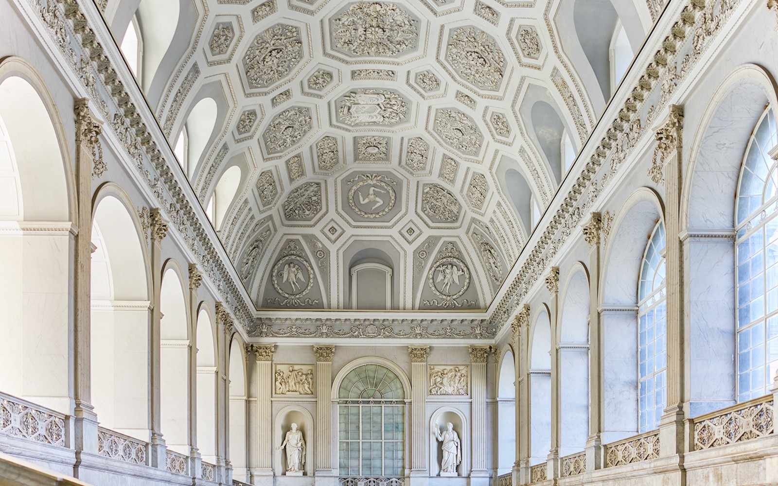 Royal Palace of Naples Skip-the-Line Tickets with Digital Audio Guide — gallery 3