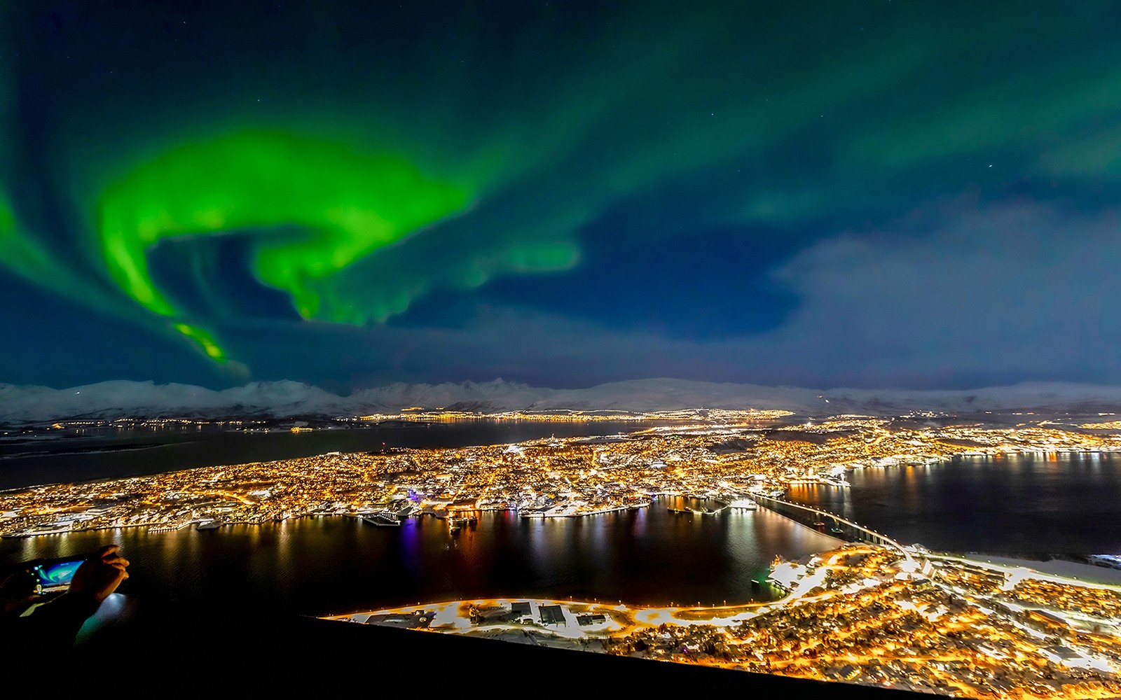 3 to 4-Hour Aurora Borealis Lights Chase Small-Group Tour by VIP Minivan — gallery 2