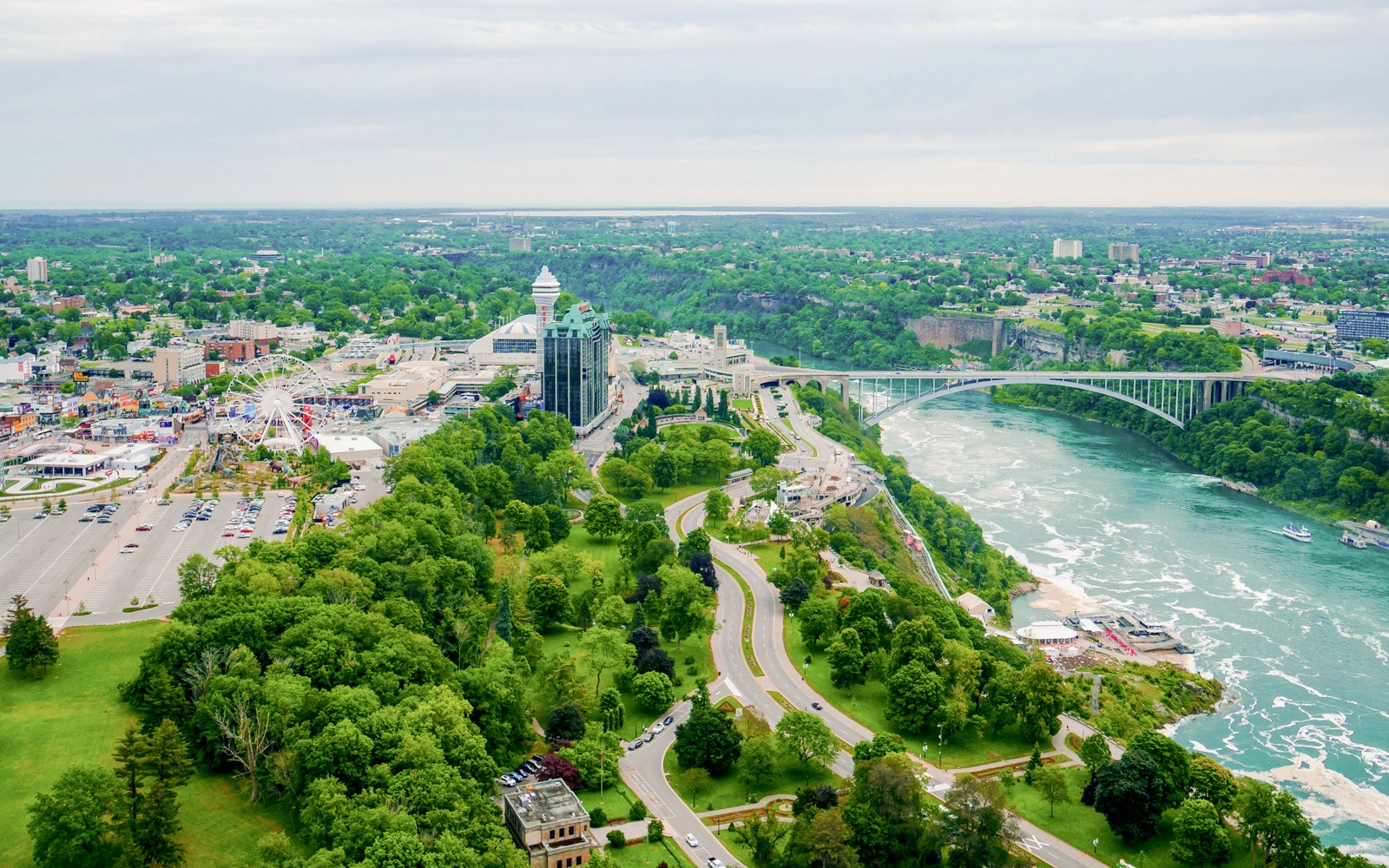 From Toronto: Niagara Falls Day Tour with Hornblower Cruise and Optional Journey Behind the Falls