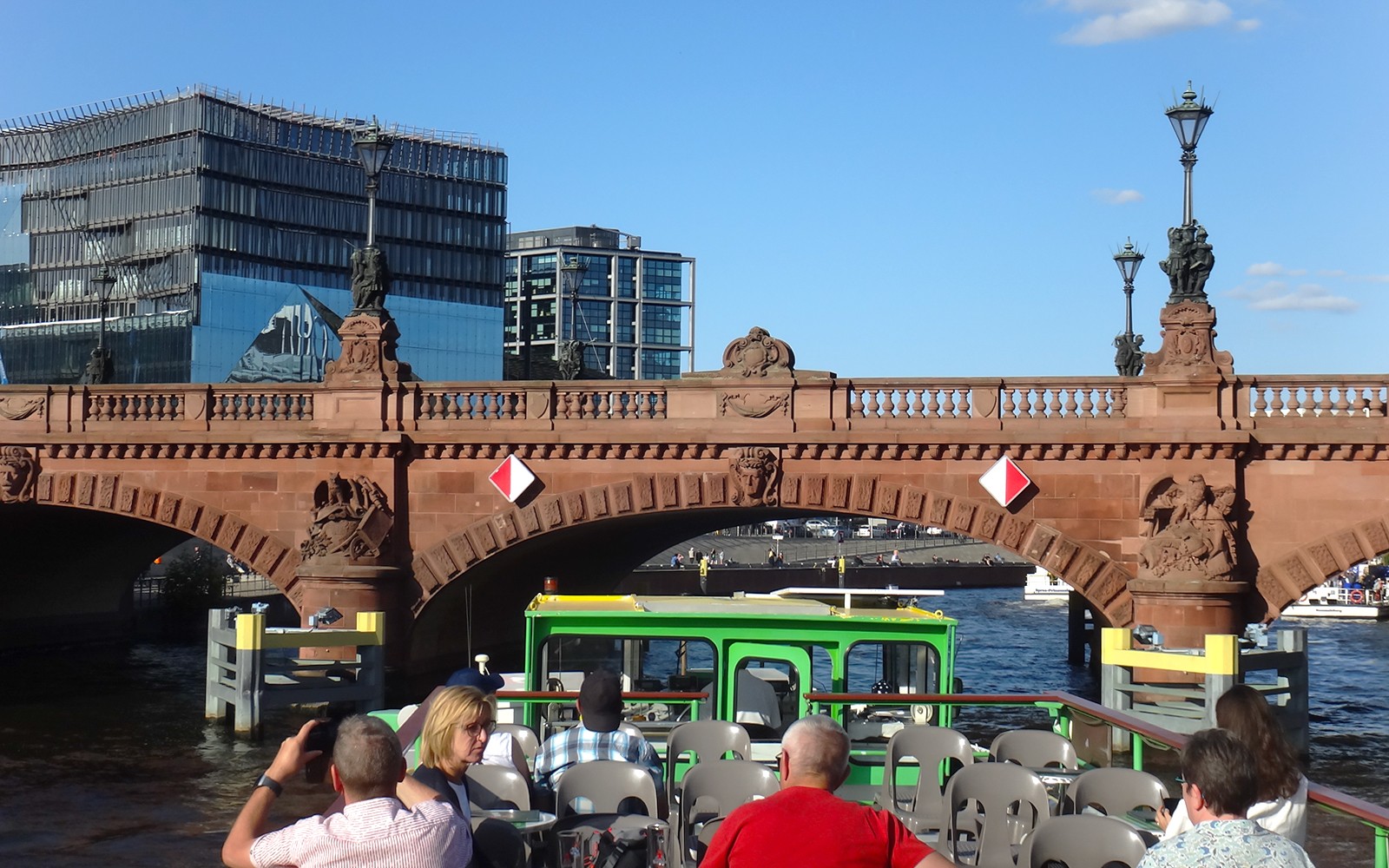2.5-Hour Berlin City Highlights Sightseeing Cruise