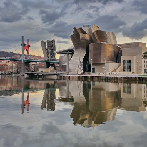 Guggenheim Museum Bilbao: Skip The Line Ticket + Guided Tour — gallery 2