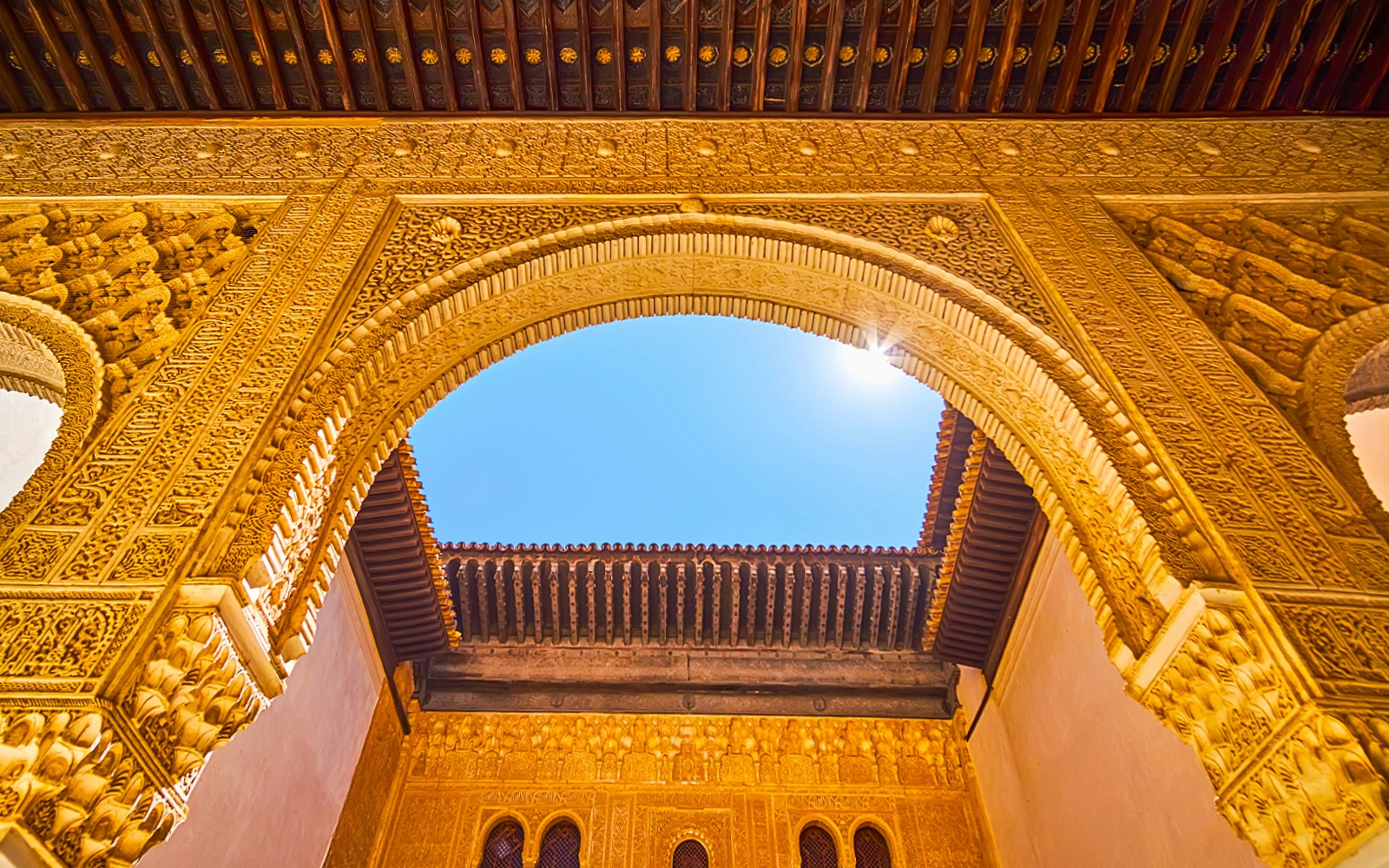 Alhambra & Nasrid Palaces Guided Tour without Entry Tickets