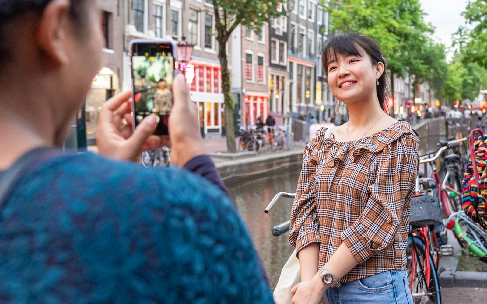 Amsterdam: Red Light District Guided Walking Tour
