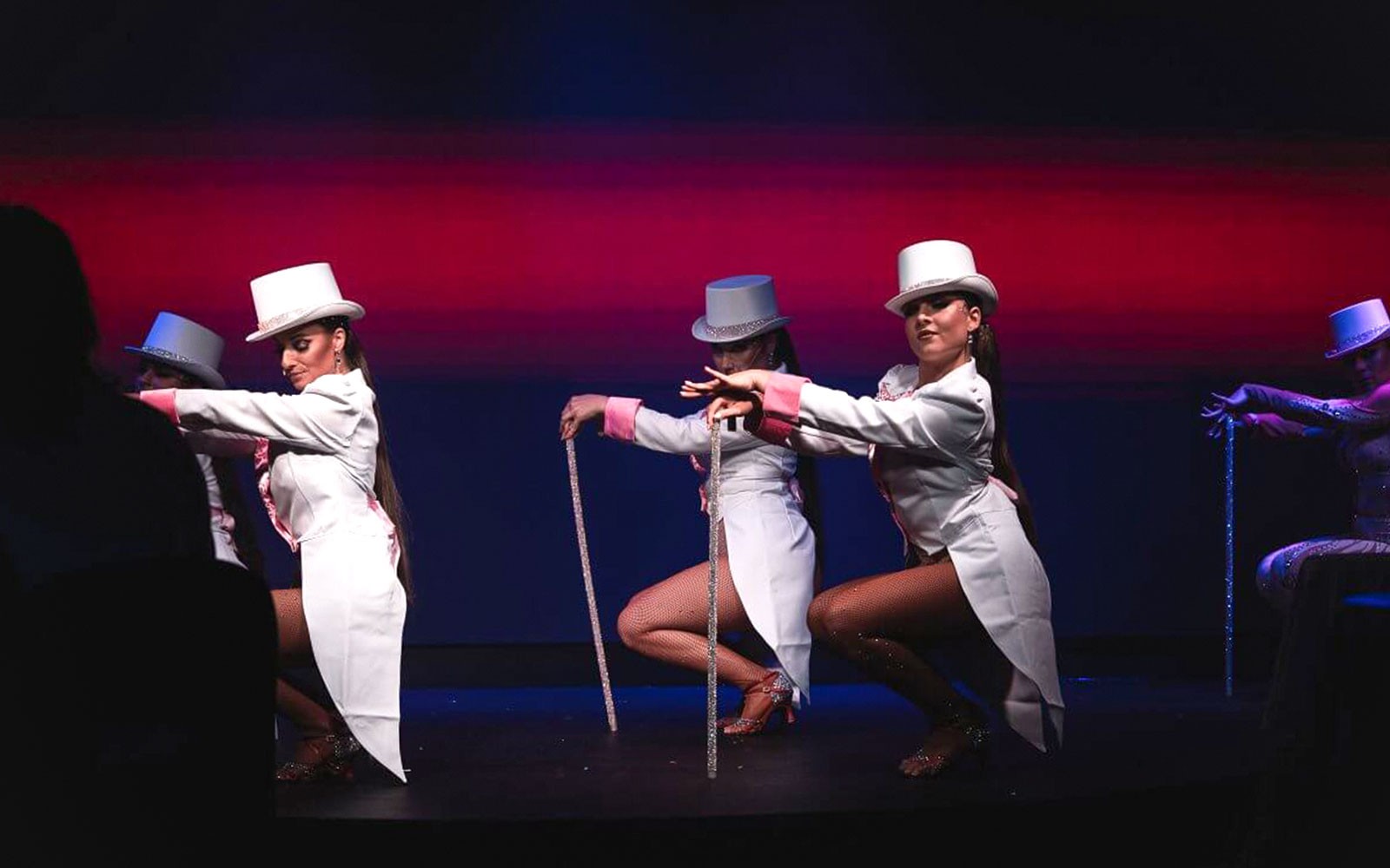 Prague Cabaret Show Tickets with 4-Course Dinner — gallery 5