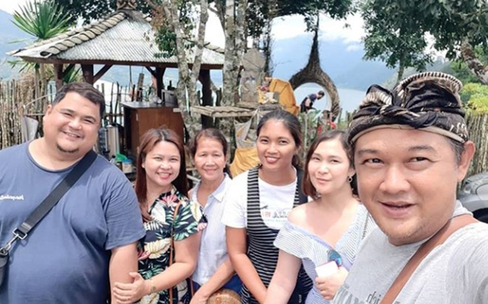 From Bali: Private Tour of Tanah Lot, Uluwatu Temple & Kecak Dance Show at Sunset