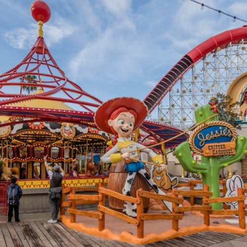 Disneyland® California: 1-Day Entry + Transport from Los Angeles
