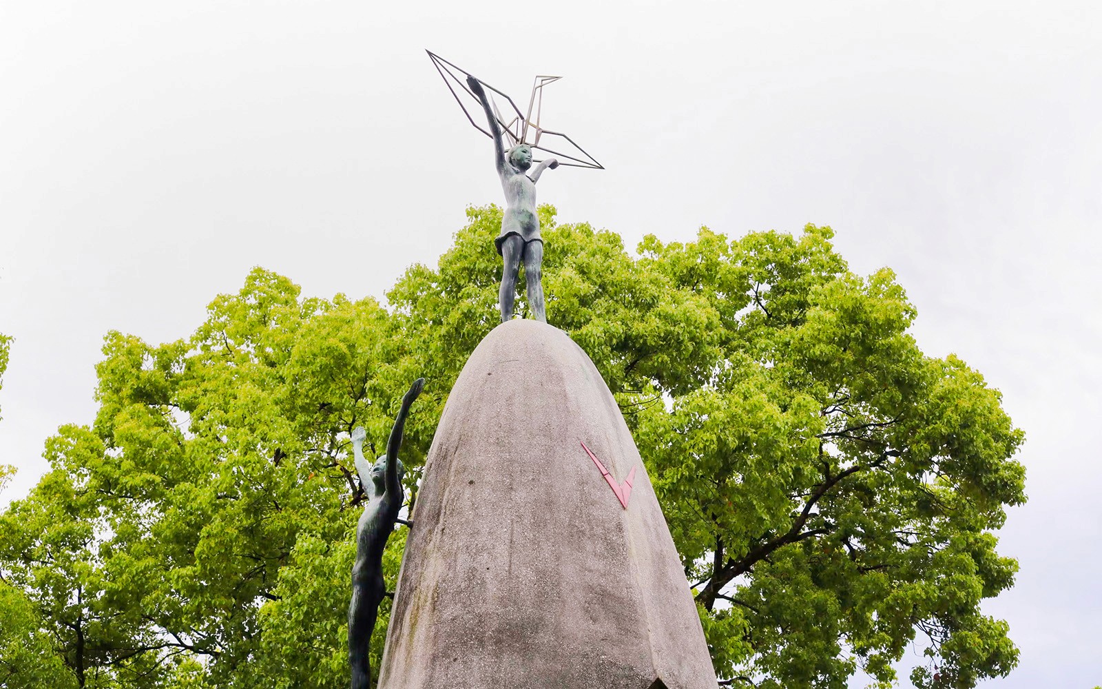From Hiroshima: Hiroshima & Miyajima Bus Tour with UNESCO-Listed Peace Memorial Park, Museum & Itsukushima Shrine