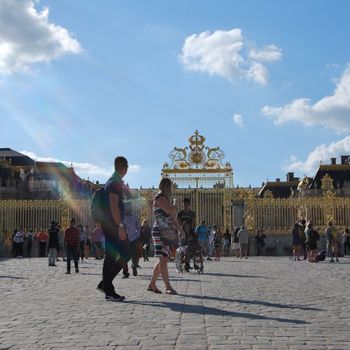 Palace of Versailles: Priority Entry Ticket + Guided Tour