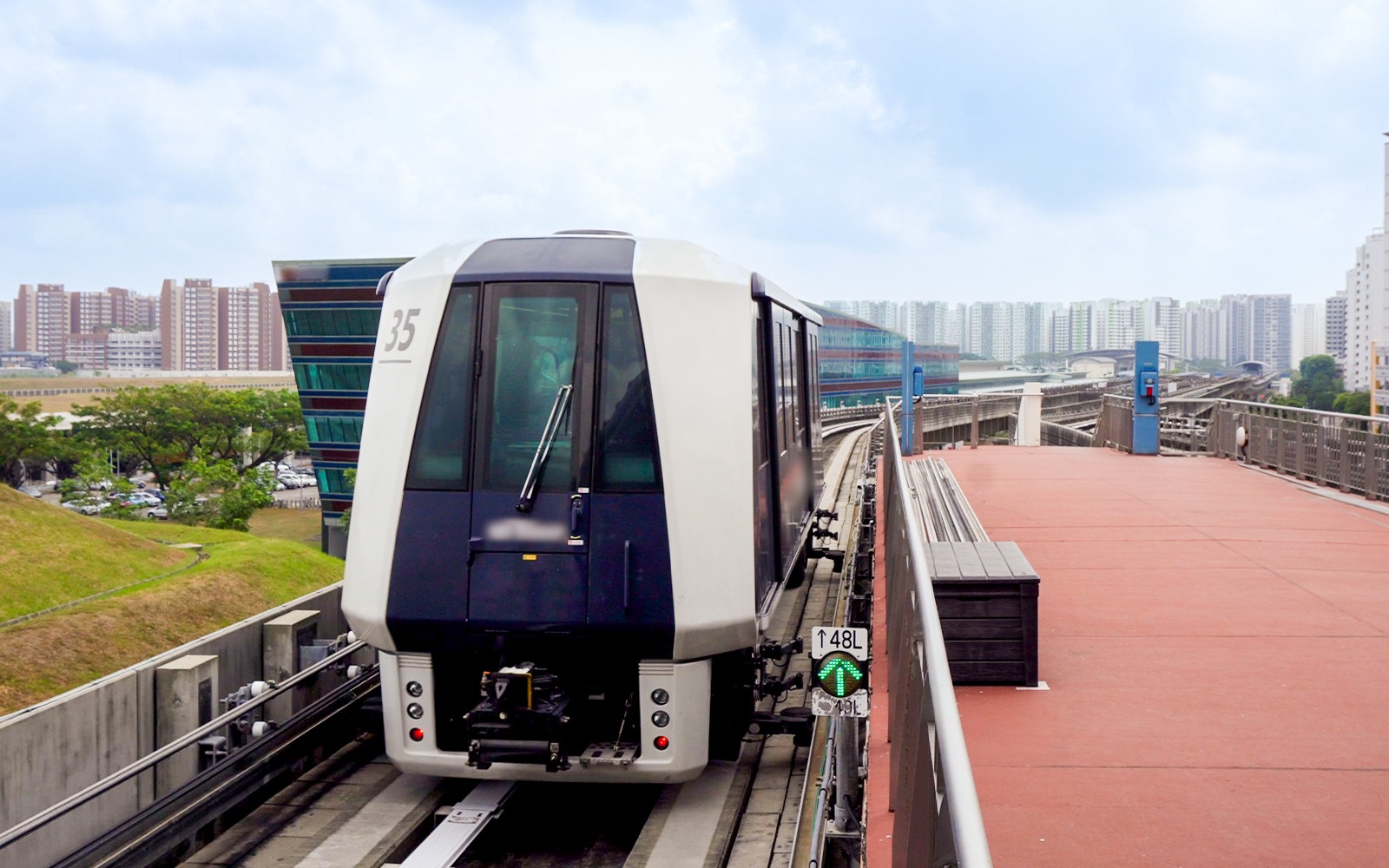 Singapore Tourist Pass: Unlimited Public Transport & Discounts
