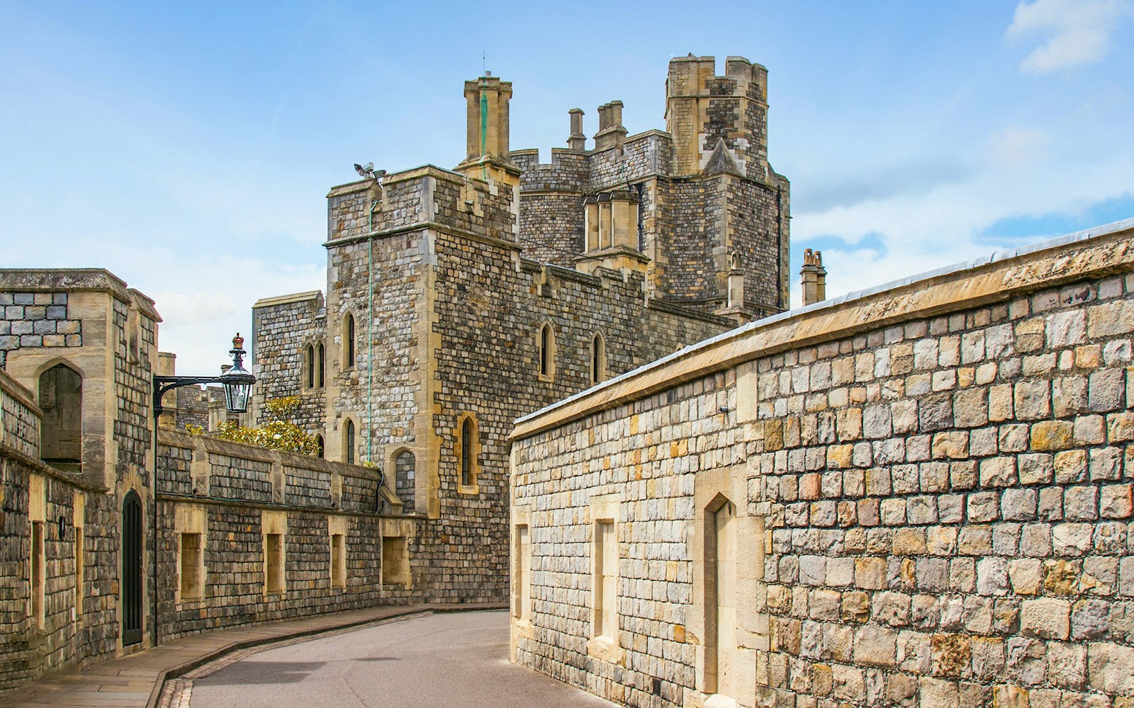 Golden Tours: Windsor Hop-on Hop-off Bus Tour — gallery 1