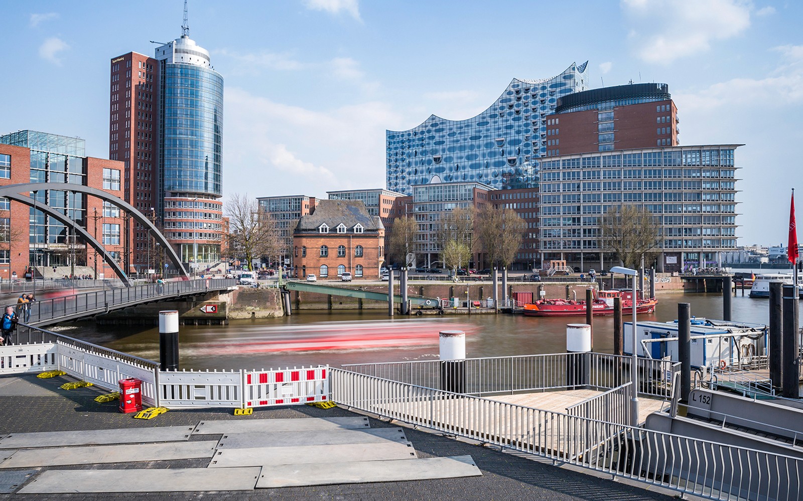 Hamburg Harbor Small-Group Cruising Tour — gallery 4