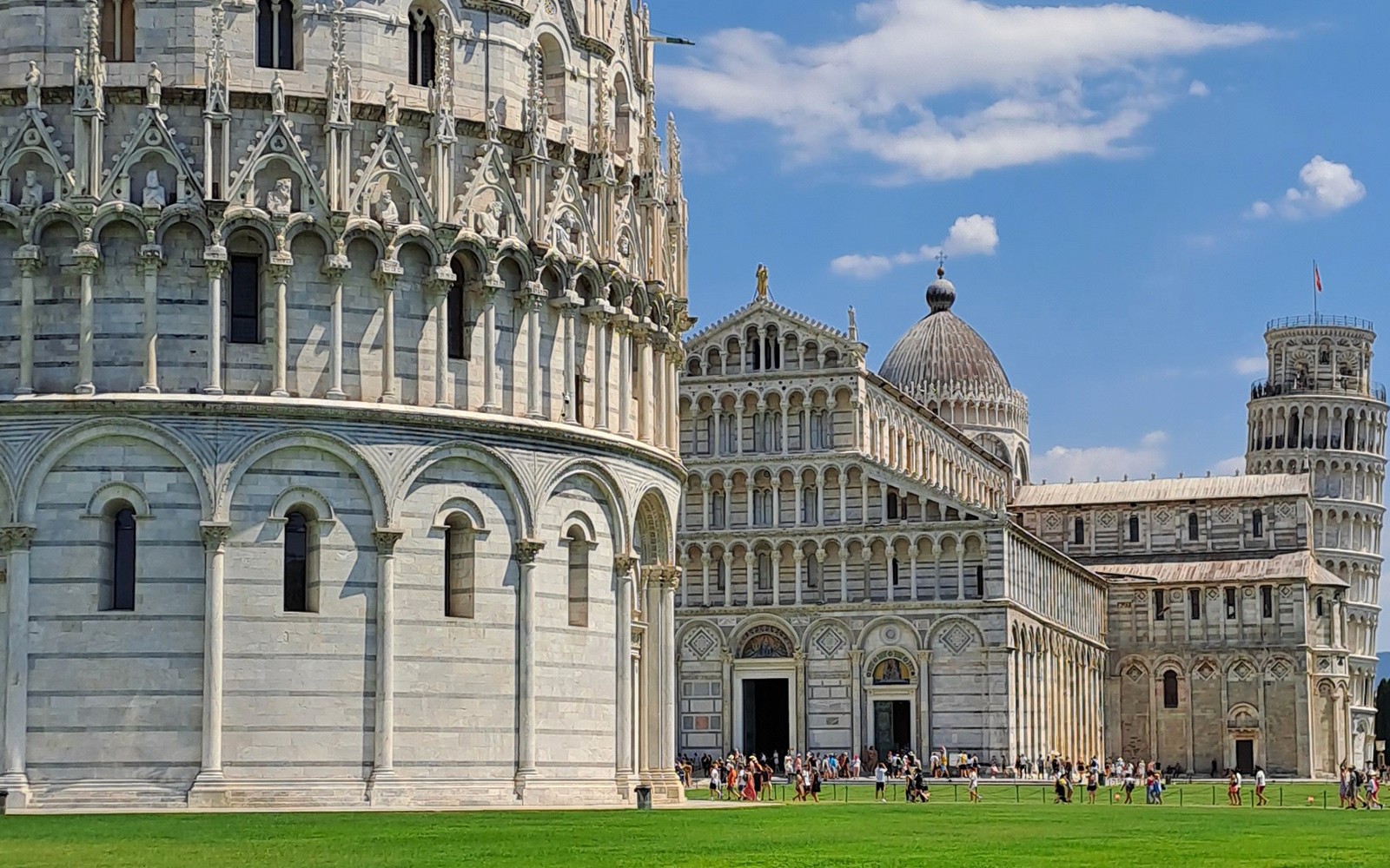 Guided Tour of Field of Miracles with Leaning Tower Climb
