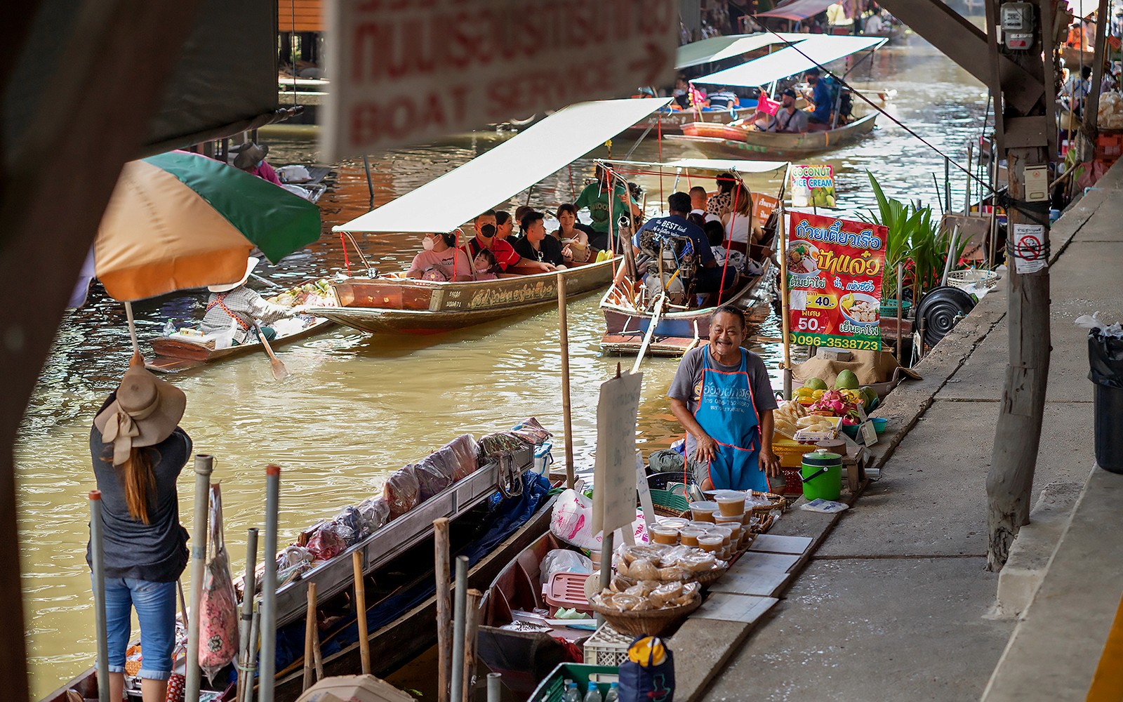 Amphawa Floating Market & Maeklong Railway Market Full-Day Guided Tour [Fri-Sun]