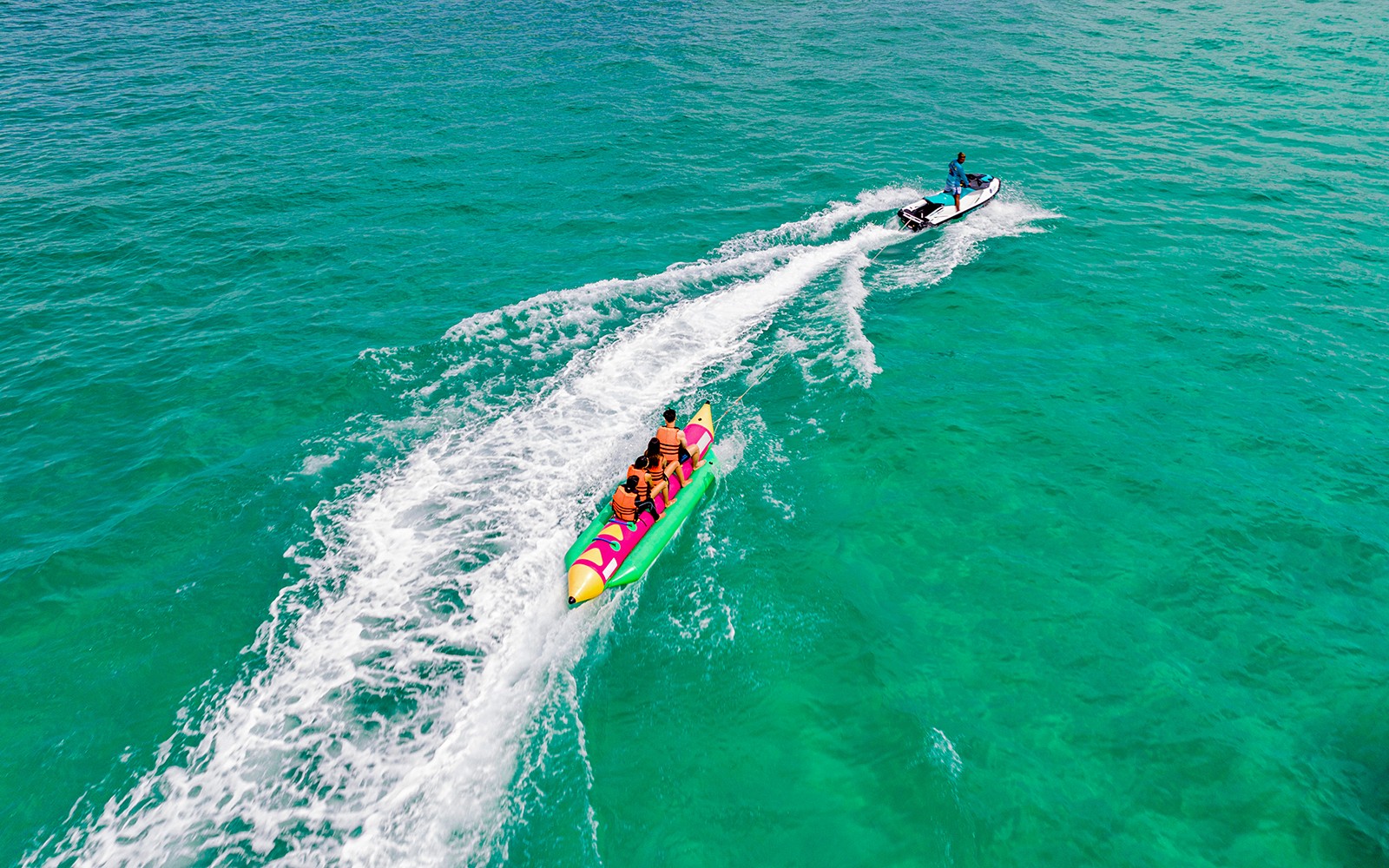 From Bangkok: Pattaya Island Day Trip with Beach Activities & Drone Photos
