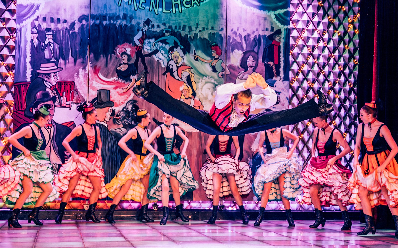 La Nouvelle Eve Cabaret Show with Champagne — gallery 1