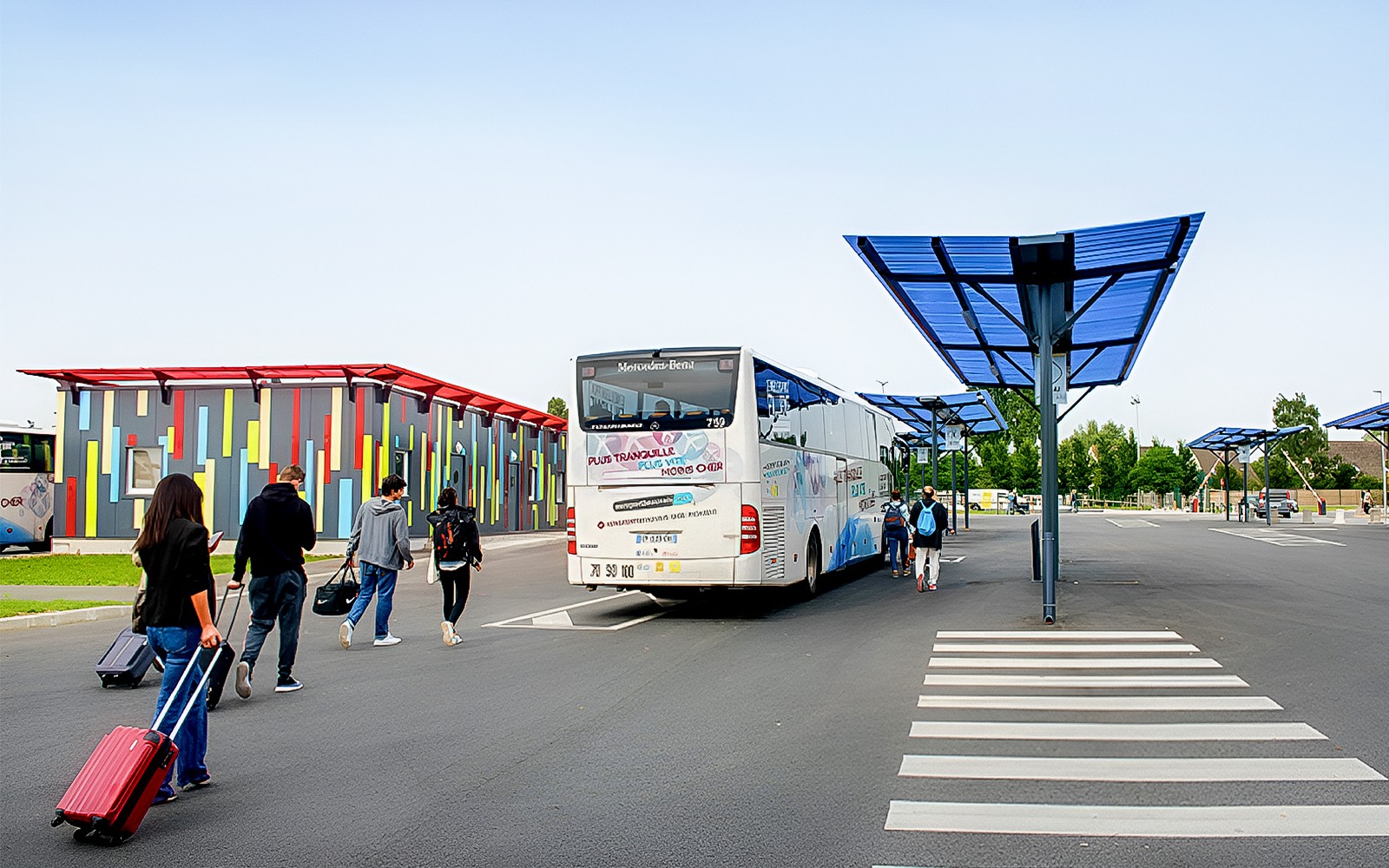 Beauvais Airport to/from Paris Bus Transfer (Porte Maillot & La Villette)